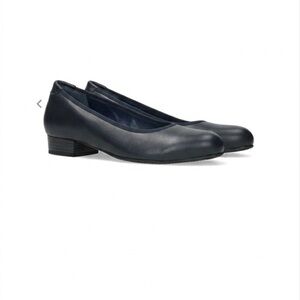 Wolky Work Midnight Navy Leather Cap-Toe Pumps Size EU 40 Coquette Luxury Chic